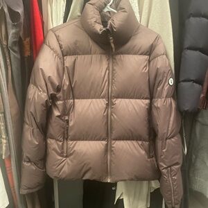 Vuori Down Jacket! SIZE SMALL, PERFECT CONDITION (only worn once)